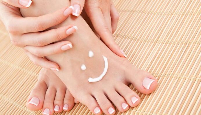 нанасяне на лечебни кремове