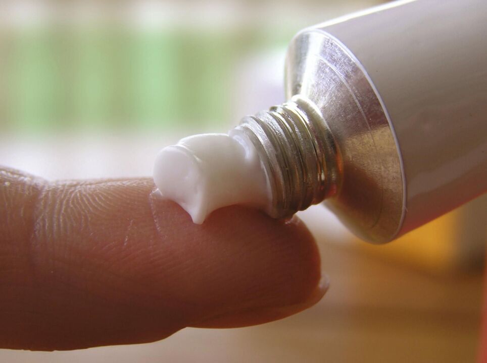 мехлем за лечение на гъбички по ноктите